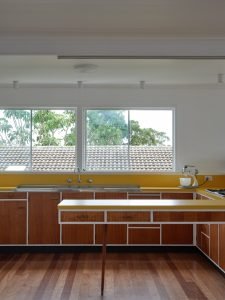 Mia-century remodel in Brisbane: kitchen