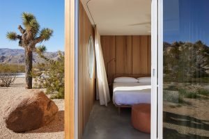 Modernist retreat in the Mojave Desert - bedroom