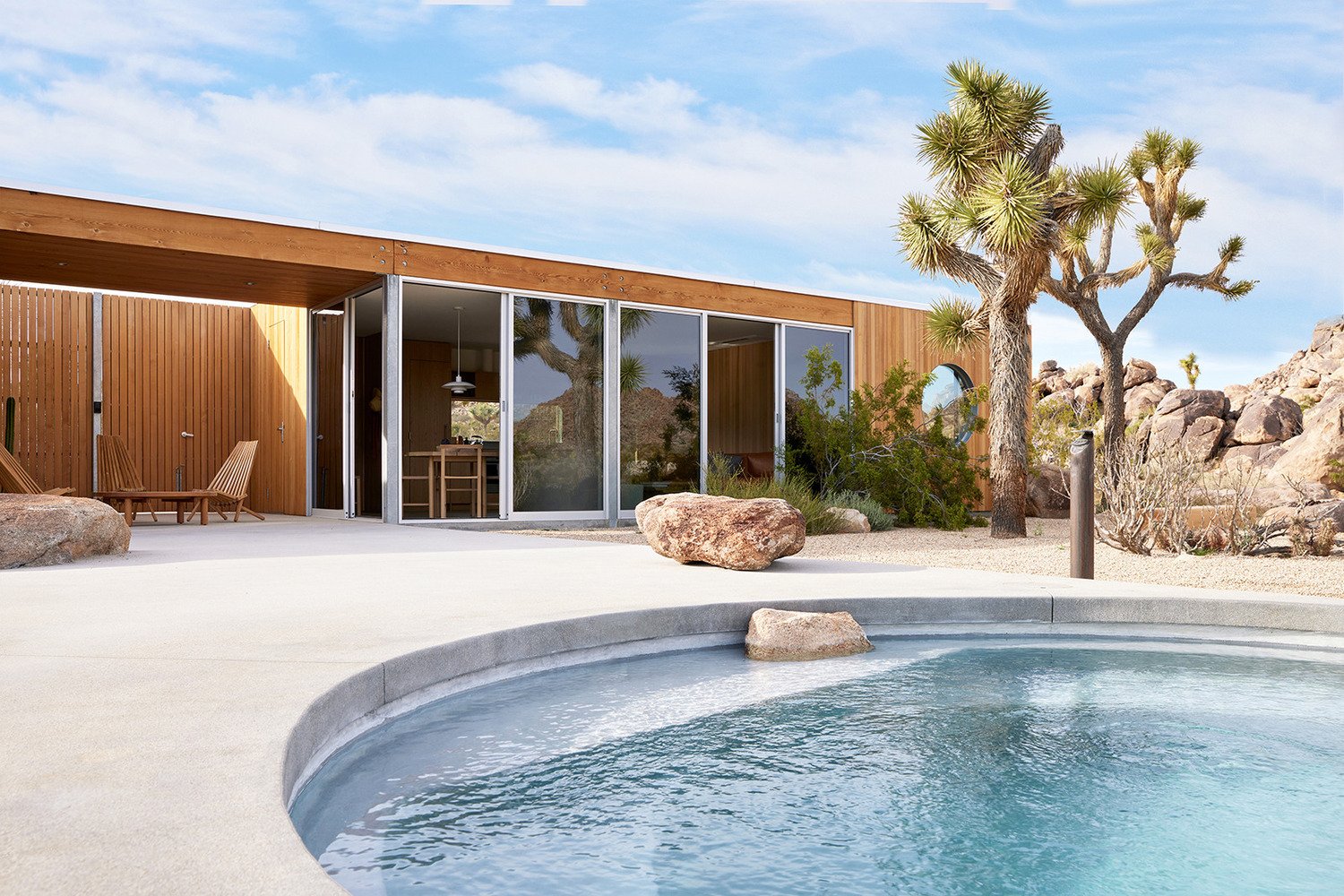 Modernist retreat in the Mojave Desert - pool