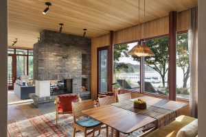 Coastal retreat midcentury inspired house - dining area