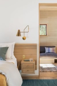 Coastal retreat midcentury inspired house - bedroom
