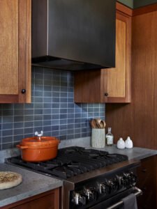 Cozy mid-century home - kitchen