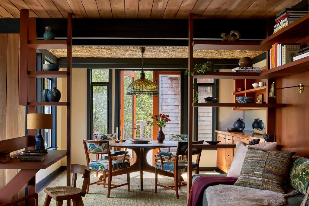 Cozy mid-century home - living room