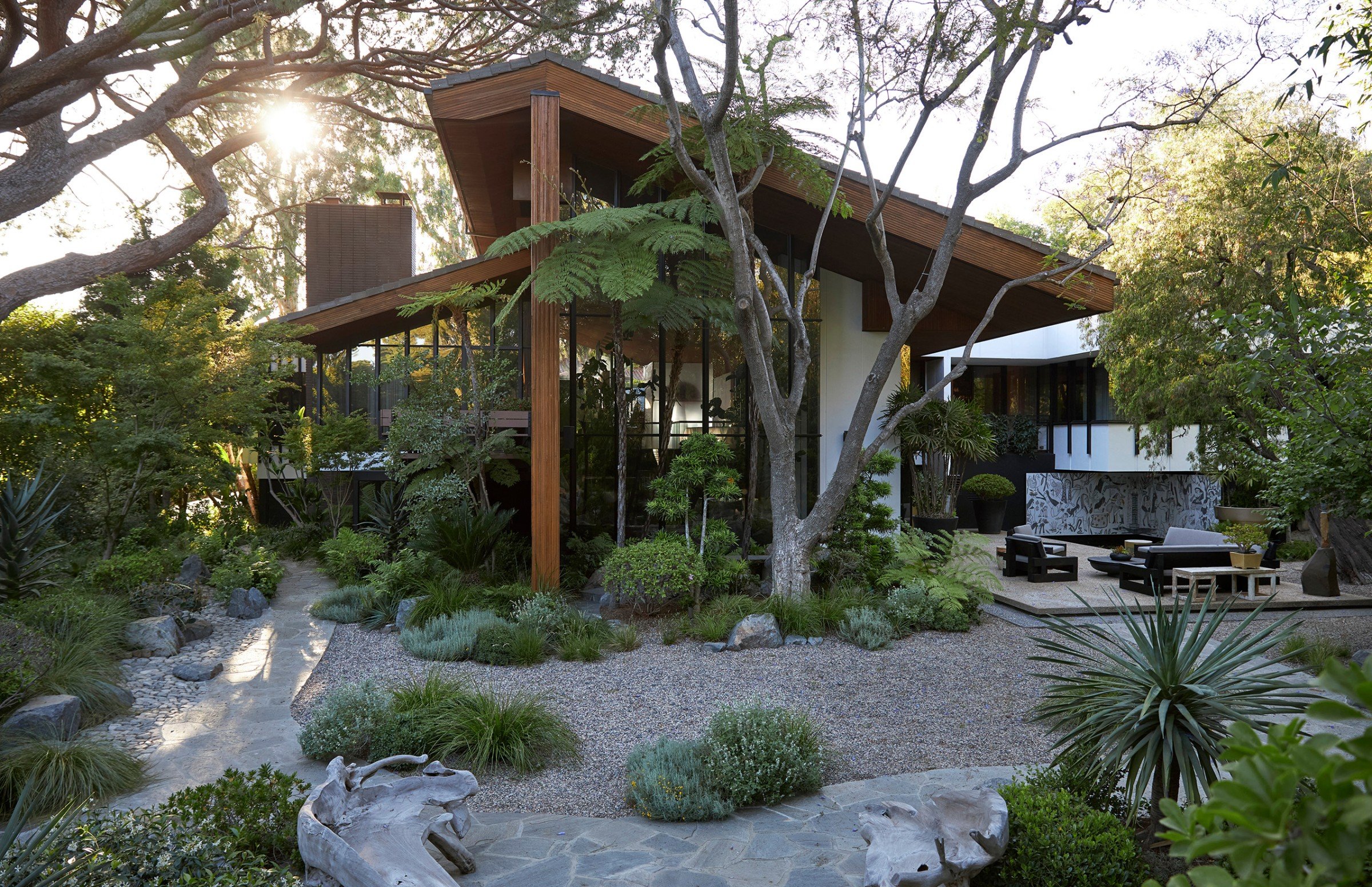 A. Quincy Jones House Renovation by Shamshiri - garden