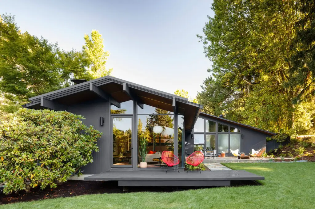 Mid-century by Saul Zaik - exterior
