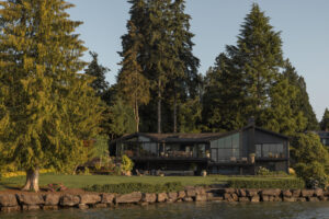Mid-century isnpired house Mercer Island - exterior