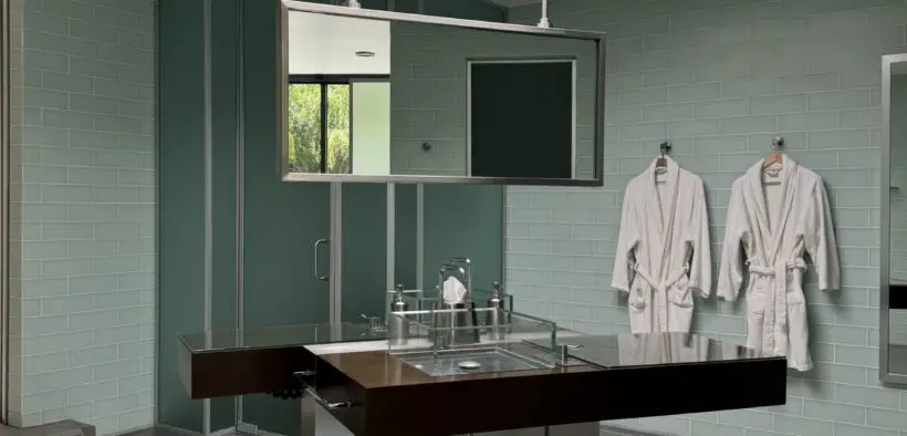 Donald Wexler – Dinah Shore - Bathroom