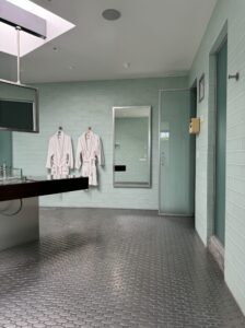Donald Wexler – Dinah Shore - Bathroom