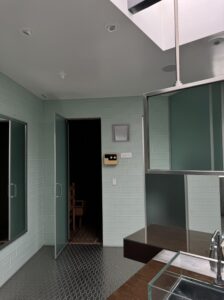 Donald Wexler – Dinah Shore - Bathroom