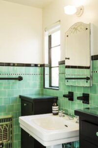 1940s style bathroom - green