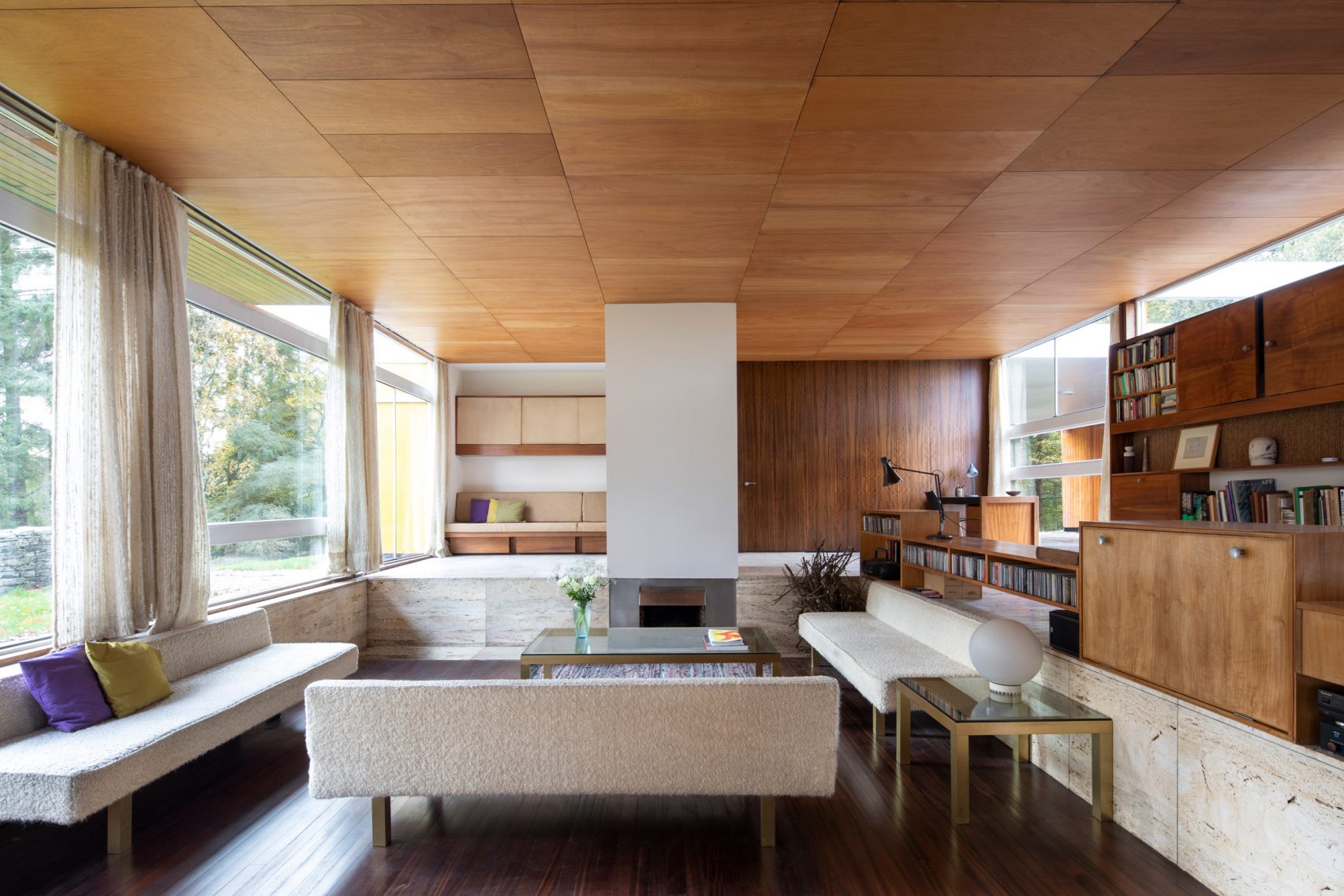 High Sunderland midcentury home - living room