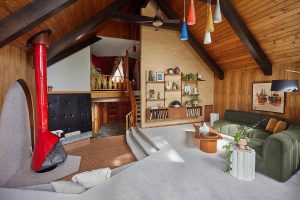 Maple Leaf House - Living Room