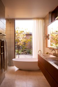 Ernest House - Bathroom