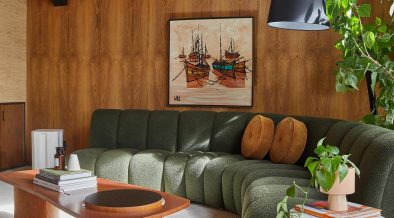 Maple Leaf House - Living Room