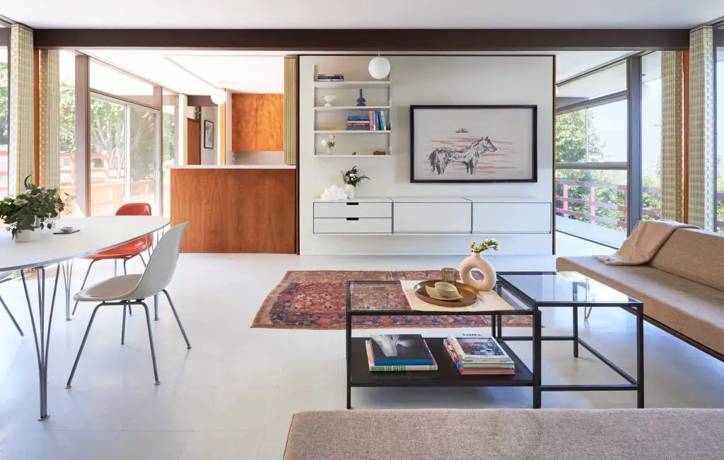 Art Integration - living room