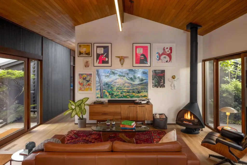 Art Integration - living room