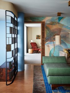 Santa Monica Apartment - Hallway