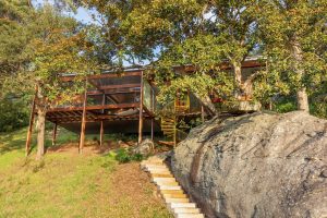 Balmy Palmy House - Exterior