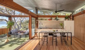 Balmy Palmy House - Dining Room