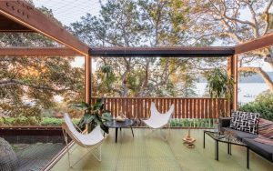 Balmy Palmy House - Outside