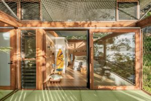 Balmy Palmy House - Outside
